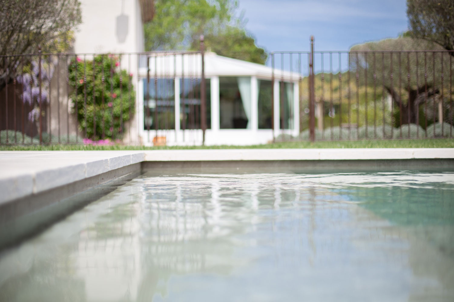 Photo d'une coin de piscine